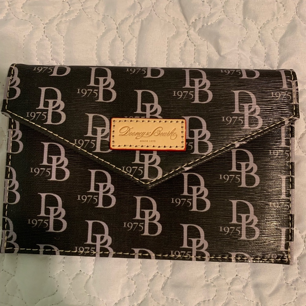 Dooney and Bourke pouch